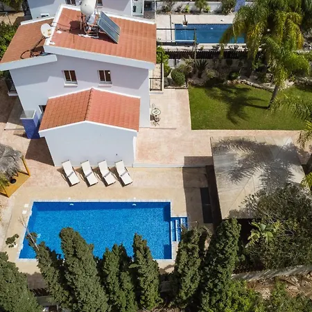 Thekla Oasis * איה נאפה